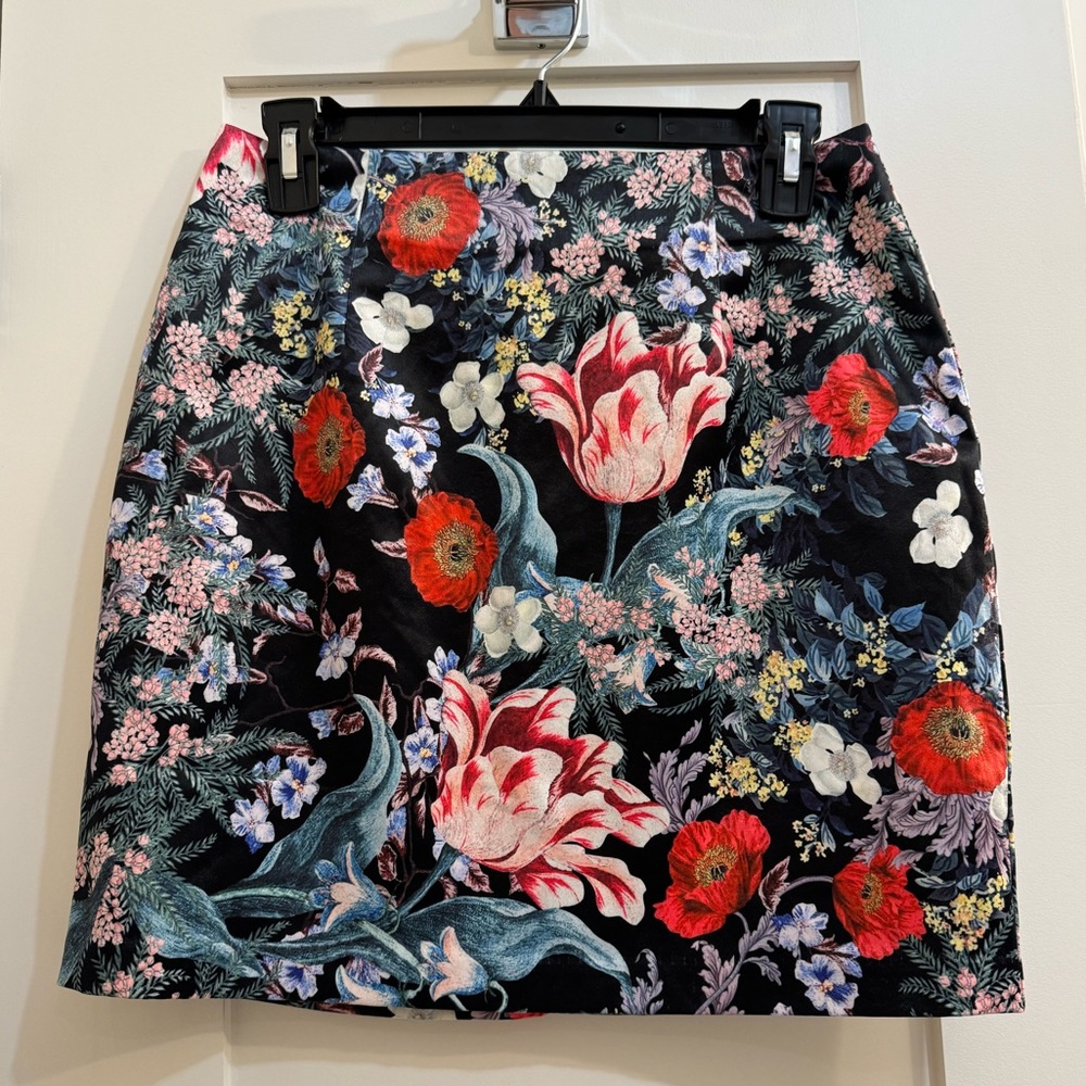 NWT MINKPINK Botanica Satin Mini Skirt